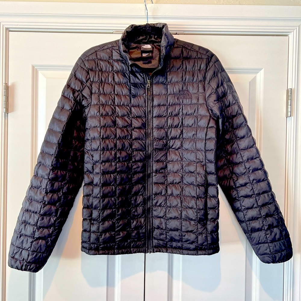SUPER SLEEK NORTH FACE Black on Black Thermoball 2.0 jacket
